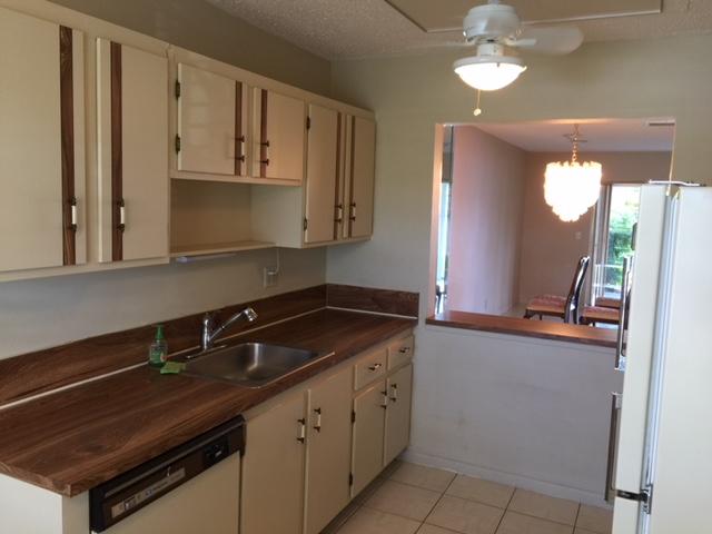5400 Poppy Place, Unit B Delray Beach, FL 33484 - Photo 8 of 27 Kitchen DW