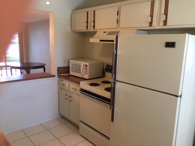 5400 Poppy Place, Unit B Delray Beach, FL 33484 - Photo 10 of 27 Kitchen Frig