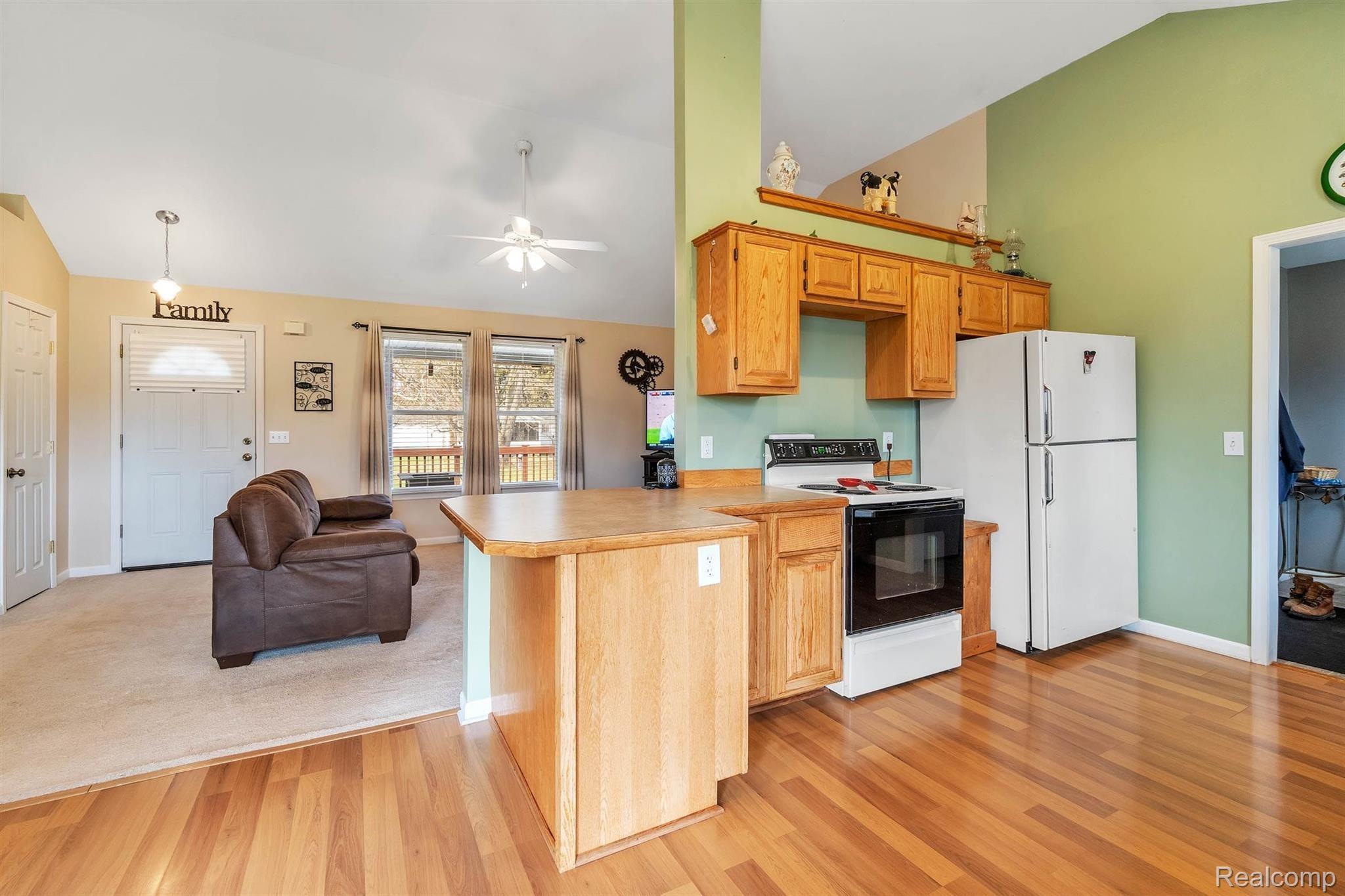 10893 Converse Road Fowlerville, MI 48836 - Photo 38 of 38 Kitchen/Open Floorplan