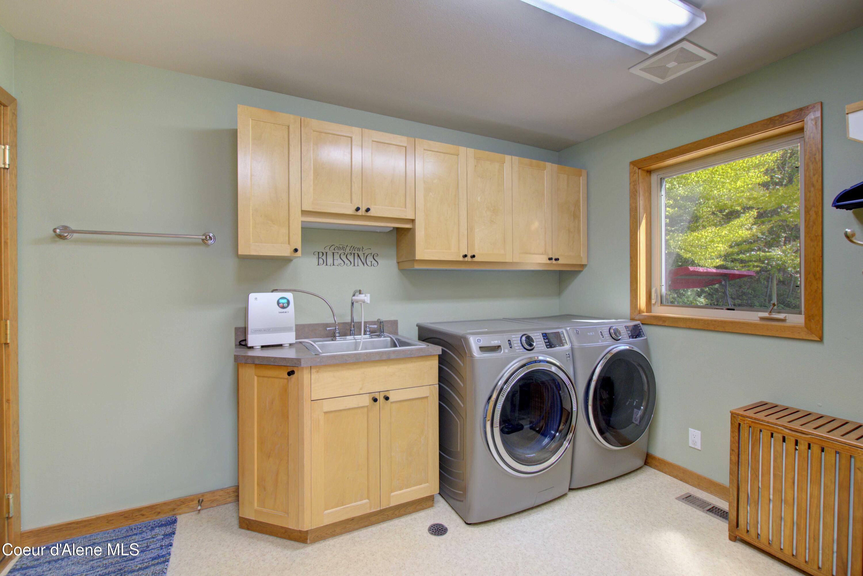 17718 East Cape Horn Road Bayview, ID 83803 - Photo 21 of 61 1st Fl Laundry Room