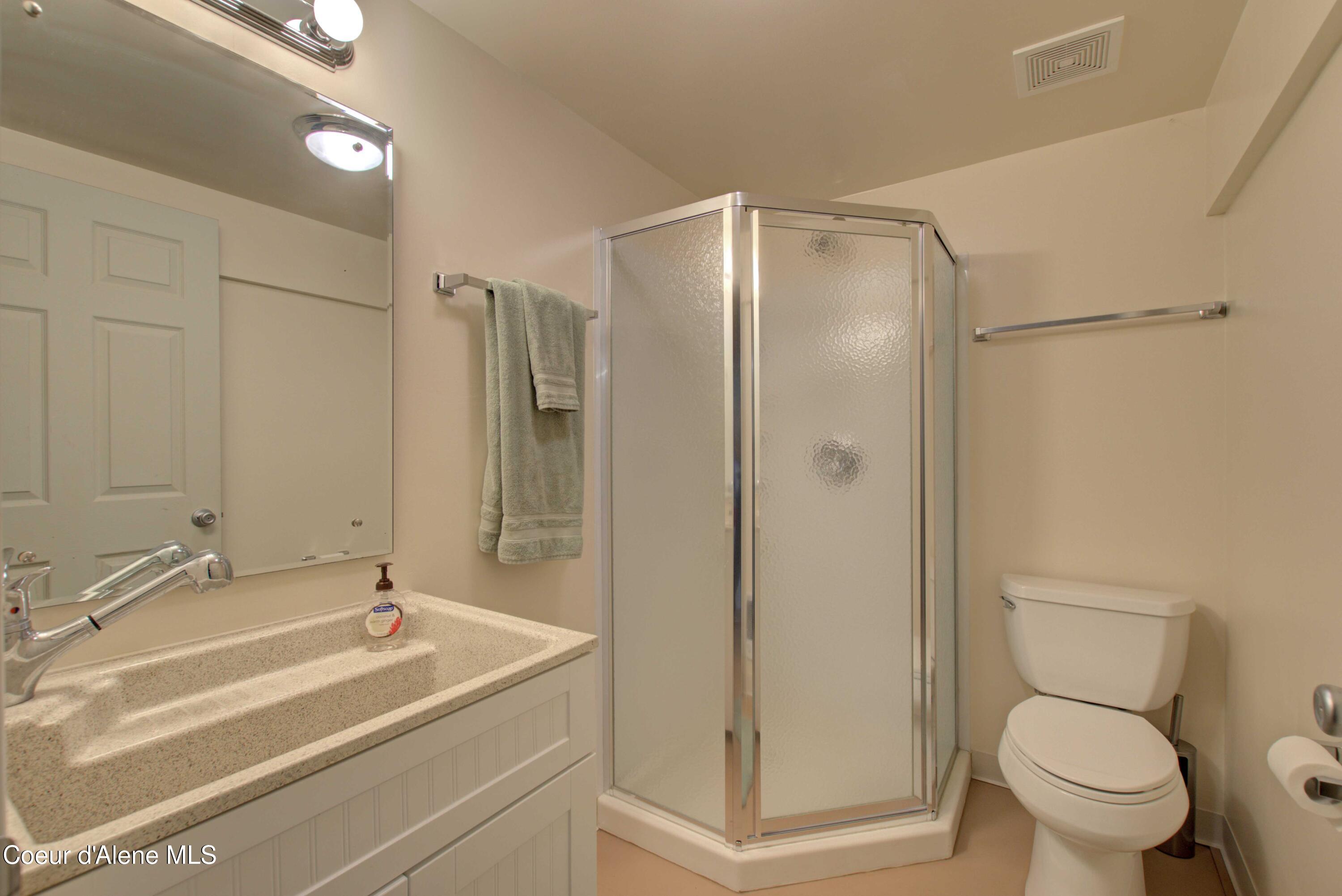 17718 East Cape Horn Road Bayview, ID 83803 - Photo 31 of 61 LL Bathroom Storage Area