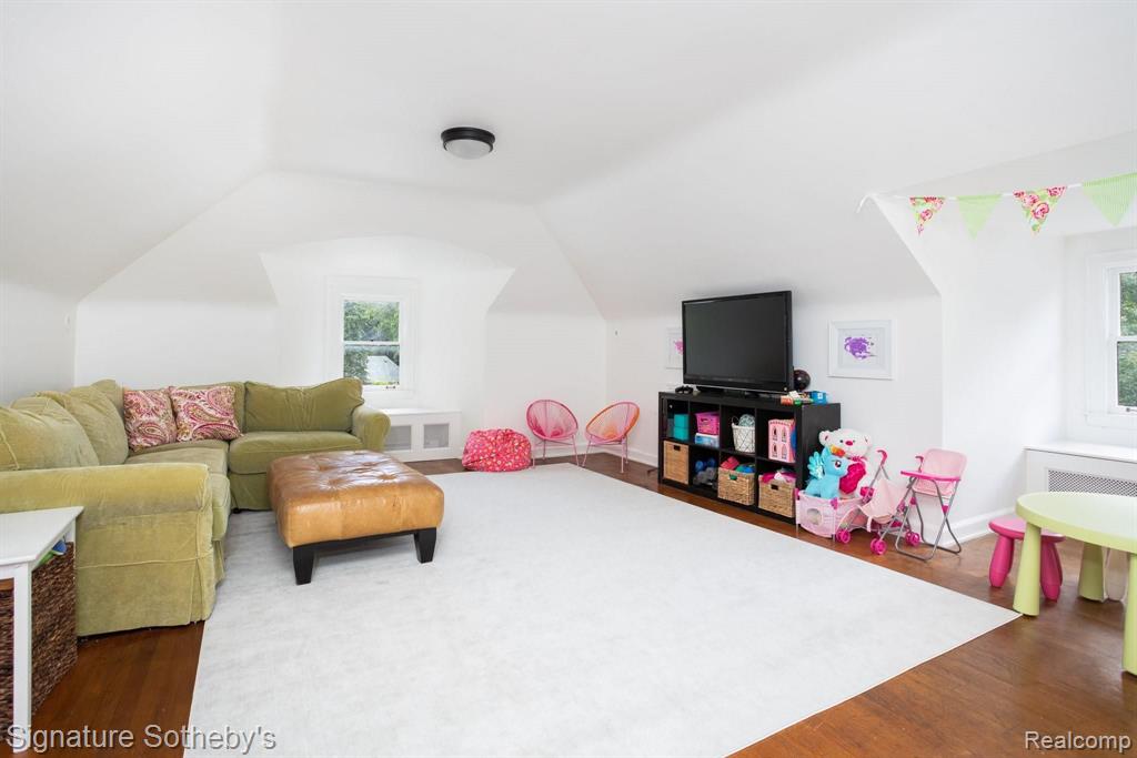 553 Middlesex Road Grosse Pointe Park, MI 48230 - Photo 33 of 46