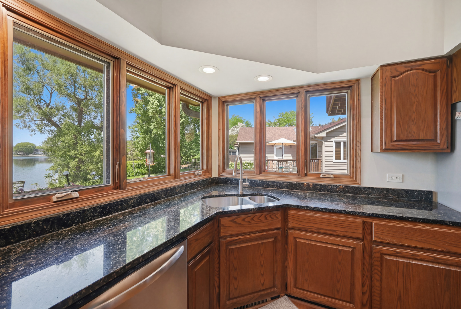 534 Whispering Pines Road Lindenhurst, IL 60046 - Photo 24 of 50