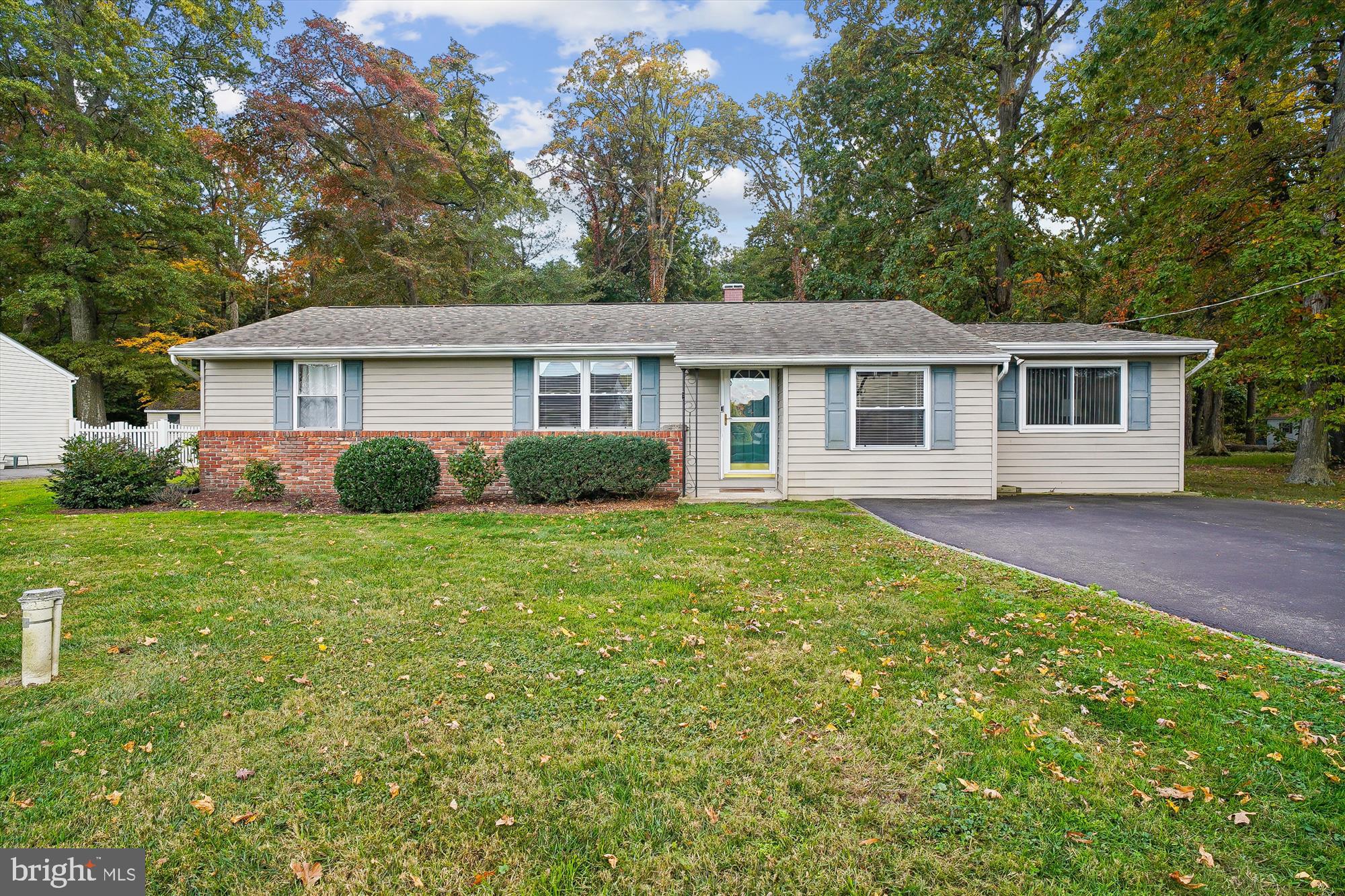 119 Kentmorr Road Stevensville, MD 21666 - Photo 1 of 25 a view of outdoor space yard and front view of a house