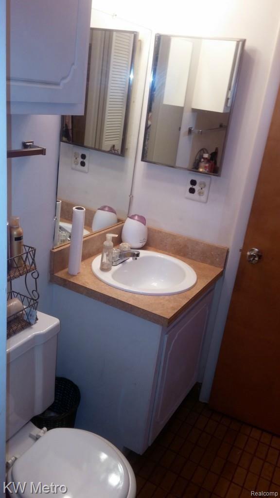 756 Oak Brook Ridge Drive Rochester, MI 48307 - Photo 18 of 23 20150727_182153.jpg