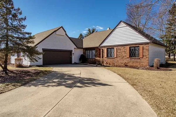$379,900 | 3168 South High Crst Road, Beloit, WI 53511