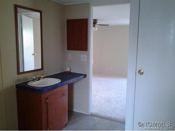 223 Marlowe Road Marion, NC 28752 - Photo 7 of 13 Gallery Image 7