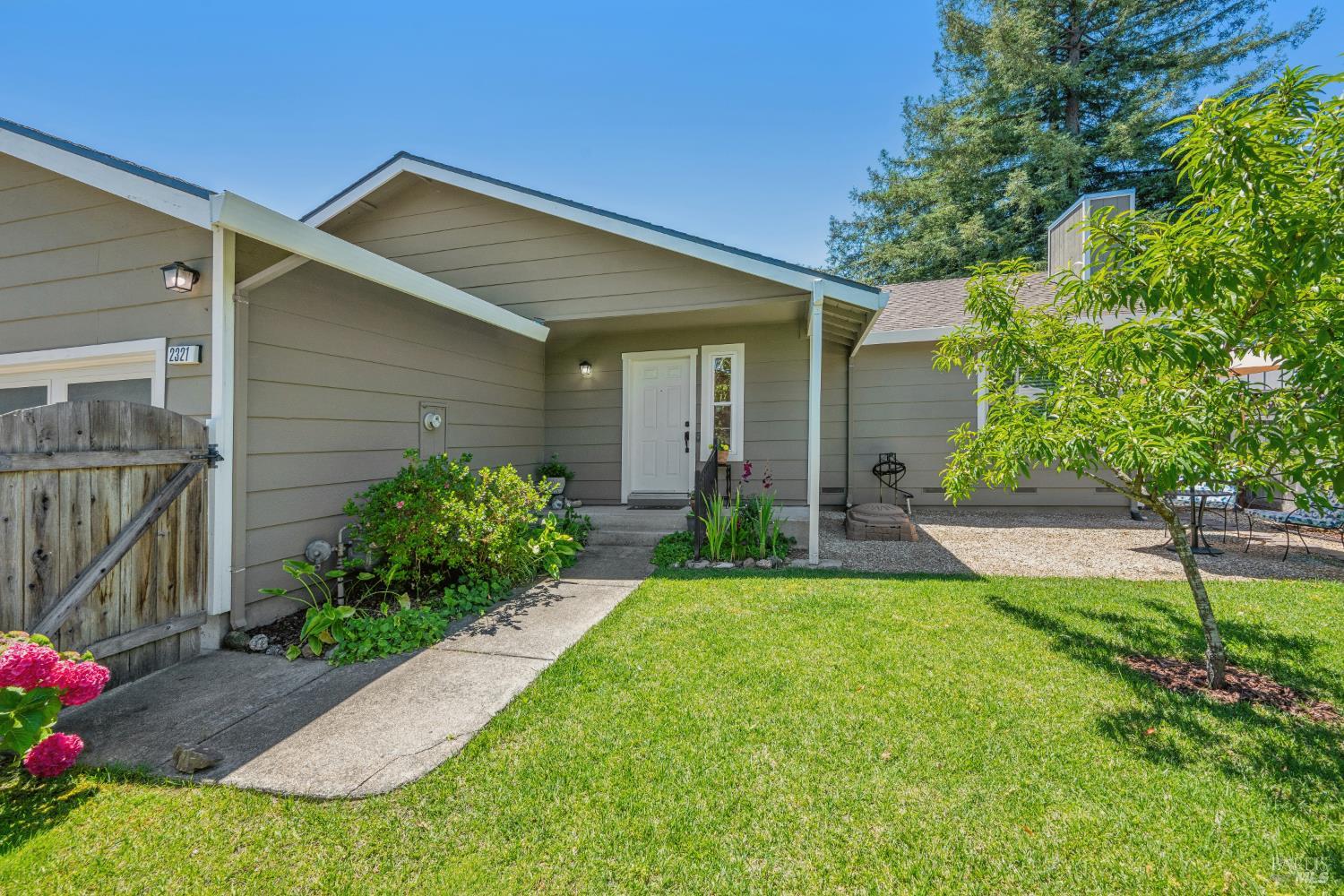 2321 Mandarin Lane Santa Rosa, CA 95401 - Photo 3 of 37