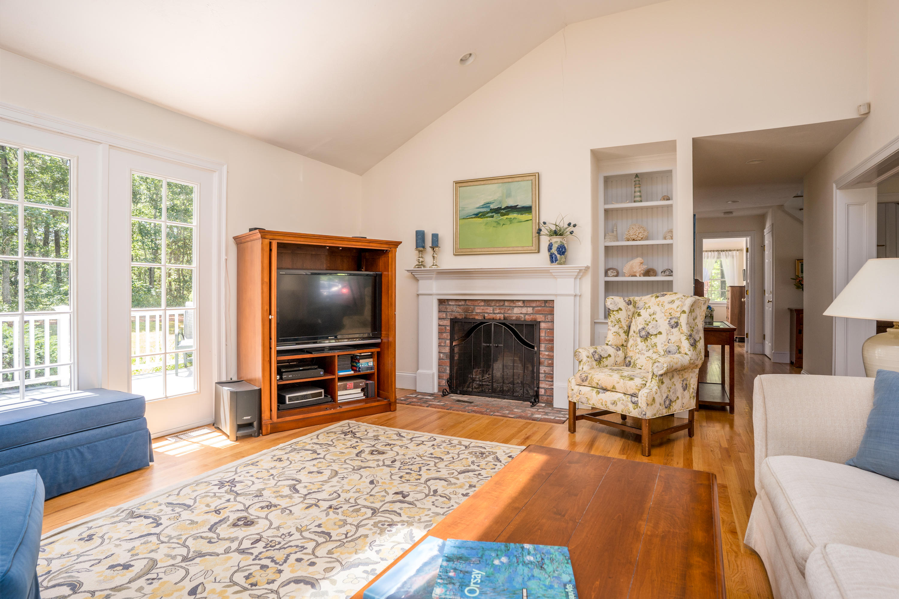 4 Harding Lane Harwich, MA 02645 - Photo 9 of 42 livroom3