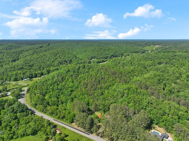 $375,500 | 1540 Centerville Highway, Hohenwald, TN 38462