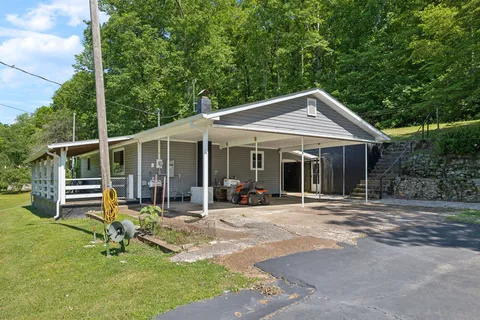 $375,500 | 1540 Centerville Highway, Hohenwald, TN 38462