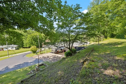 $375,500 | 1540 Centerville Highway, Hohenwald, TN 38462