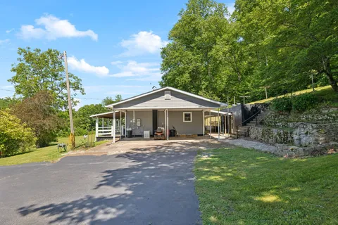 $375,500 | 1540 Centerville Highway, Hohenwald, TN 38462