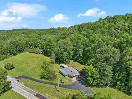 $375,500 | 1540 Centerville Highway, Hohenwald, TN 38462
