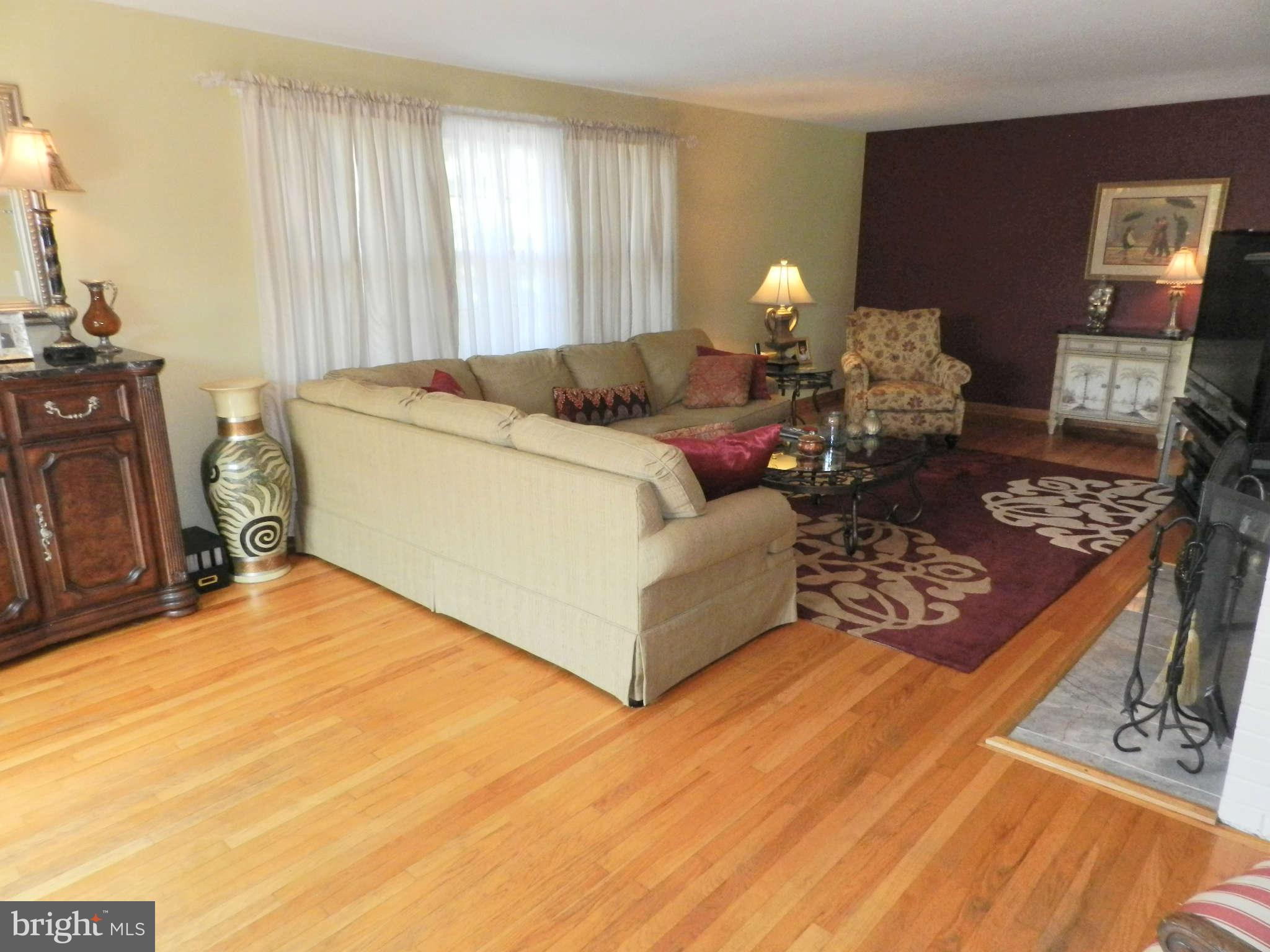 4755 Dave Rill Road Hampstead, MD 21074 - Photo 11 of 30 Living Room
