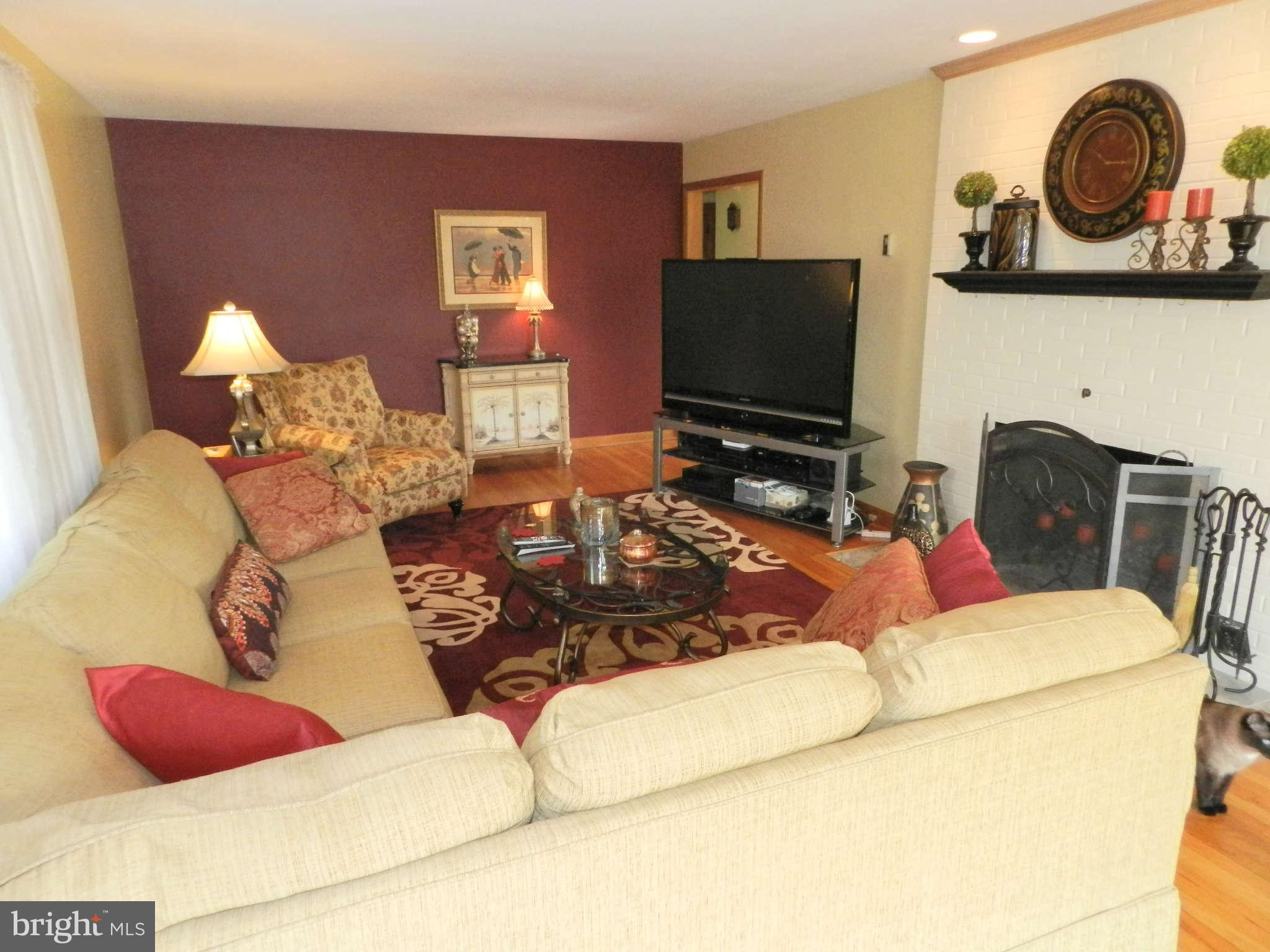 4755 Dave Rill Road Hampstead, MD 21074 - Photo 14 of 30 Living Room