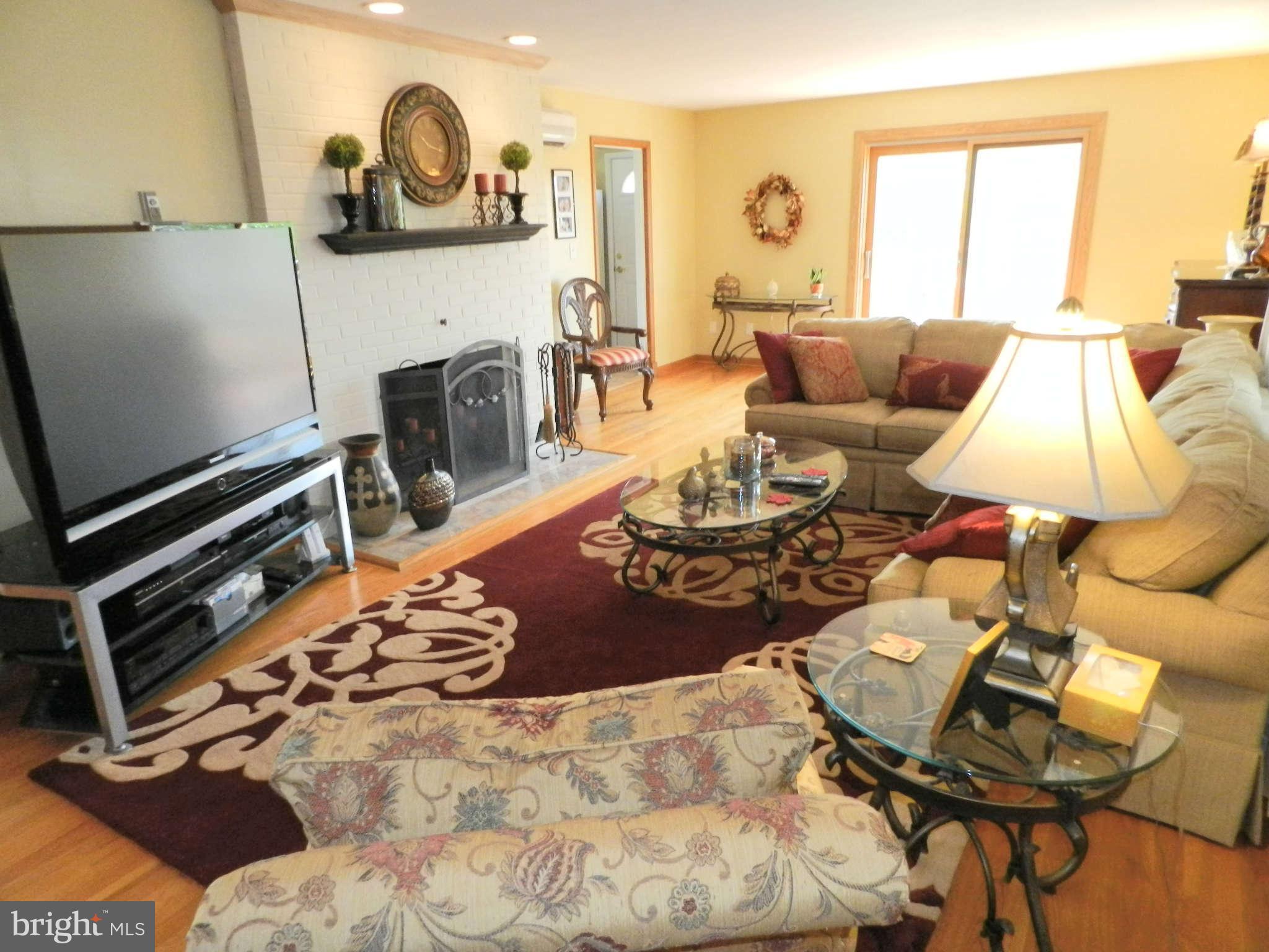 4755 Dave Rill Road Hampstead, MD 21074 - Photo 10 of 30 Living Room