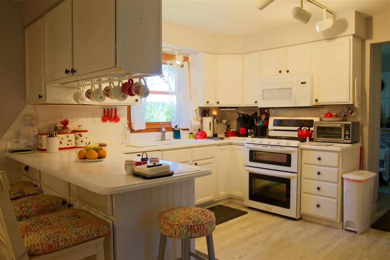 6667 East Harrys Road Traverse City, MI 49684 - Photo 14 of 54 1879097-13.JPG