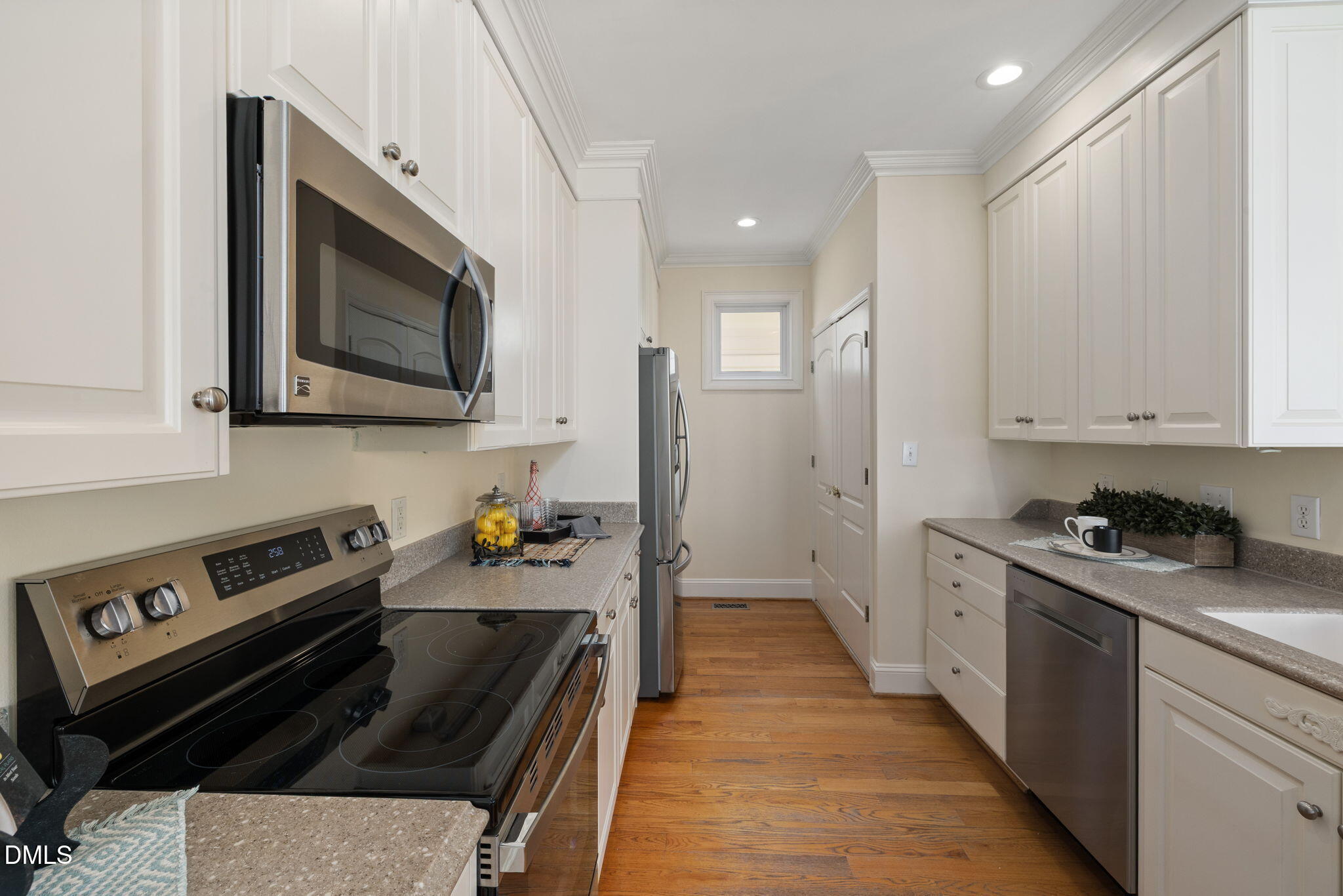 7816 Madison Park Lane Raleigh, NC 27615 - Photo 42 of 56 21-web-or-mls-DX3A7522