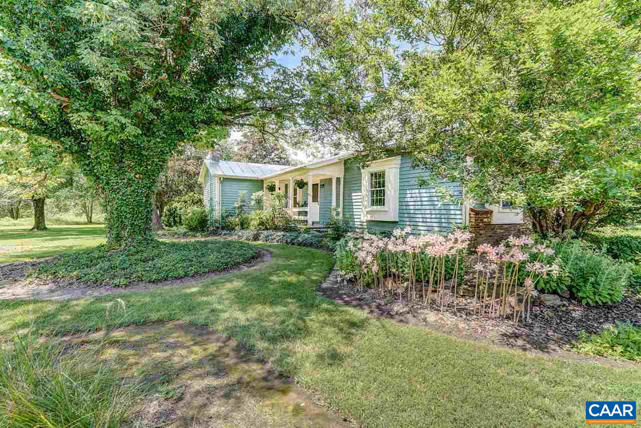 2262 Hamilton Road Louisa, VA 23093 - Photo 33 of 49 a front view of a house with a yard