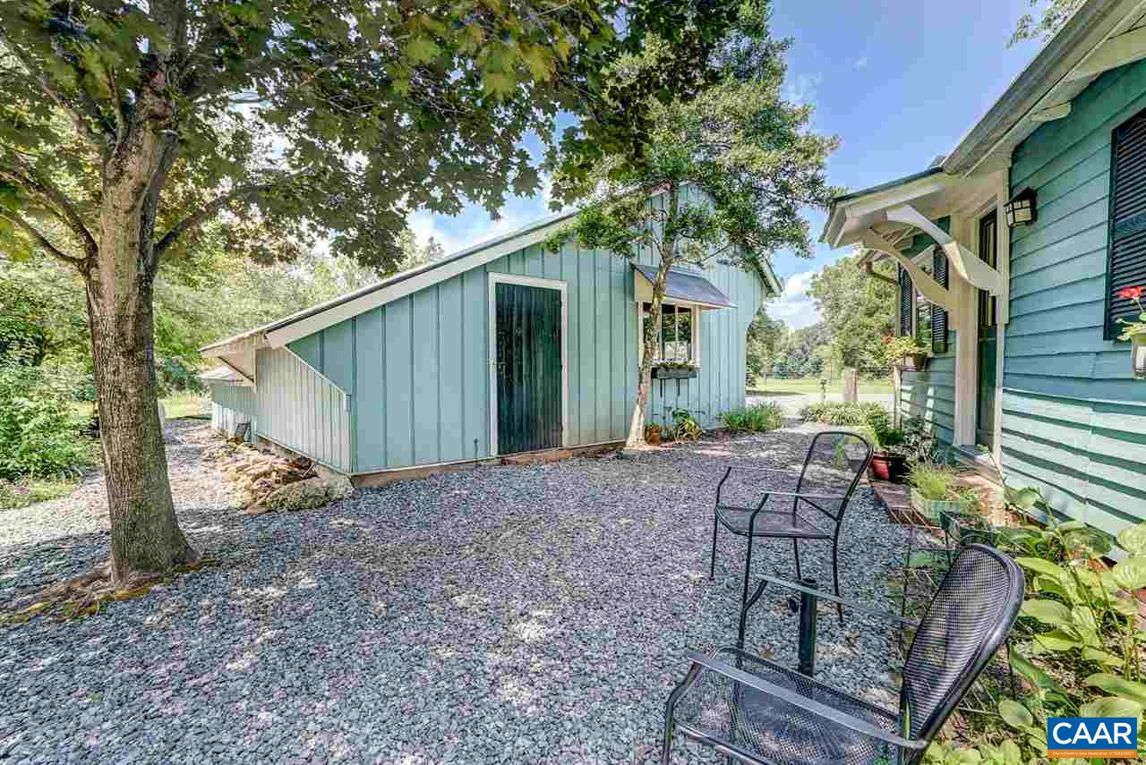 2262 Hamilton Road Louisa, VA 23093 - Photo 38 of 49 a backyard of a house with seating space