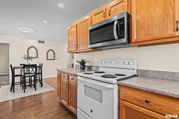 $165,000 | 3765 Pet Cemetery Road, Springfield, IL 62707