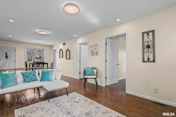 $165,000 | 3765 Pet Cemetery Road, Springfield, IL 62707