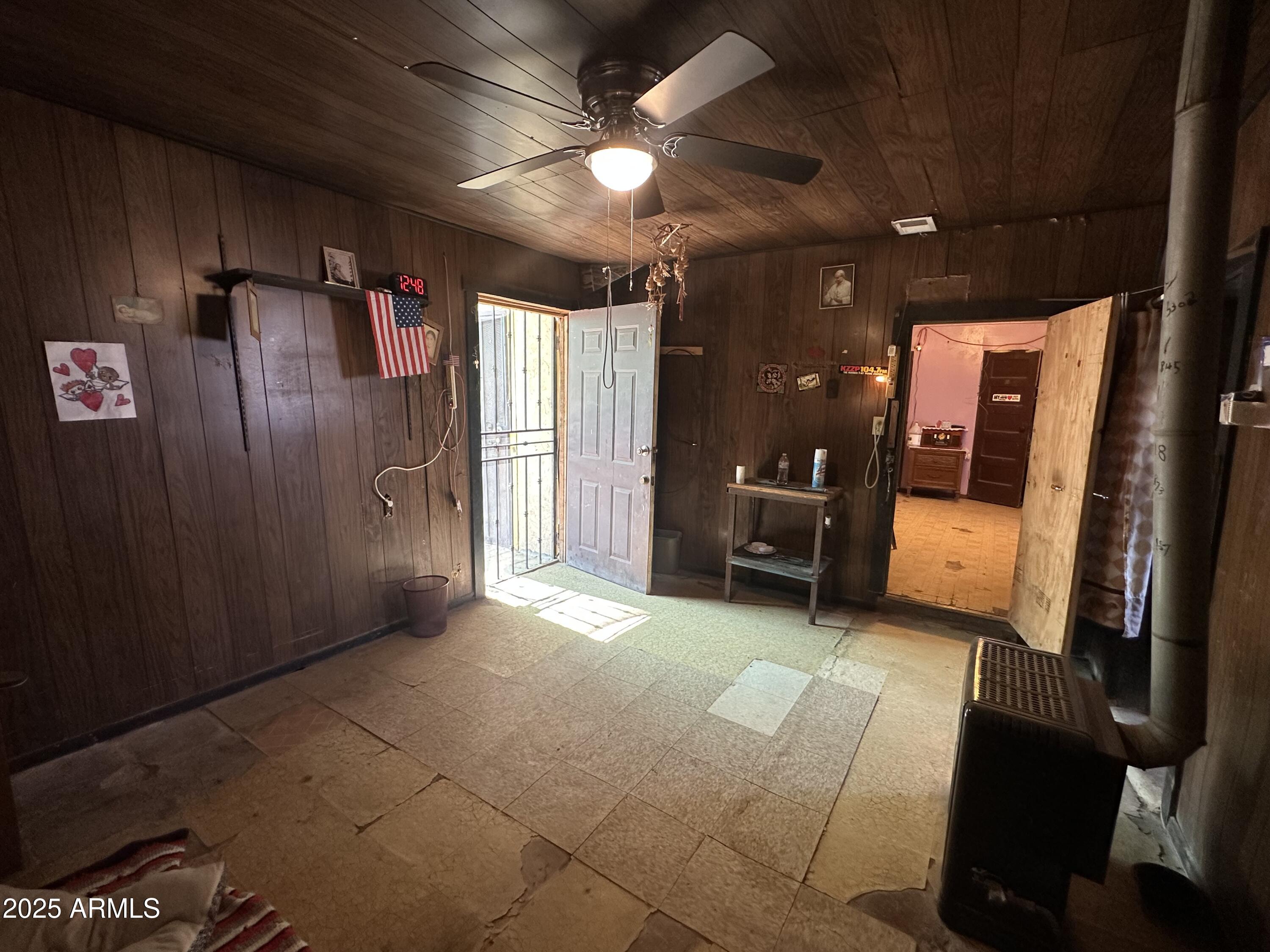 505 North D Street Eloy, AZ 85131 - Photo 18 of 25 a view of a car garage