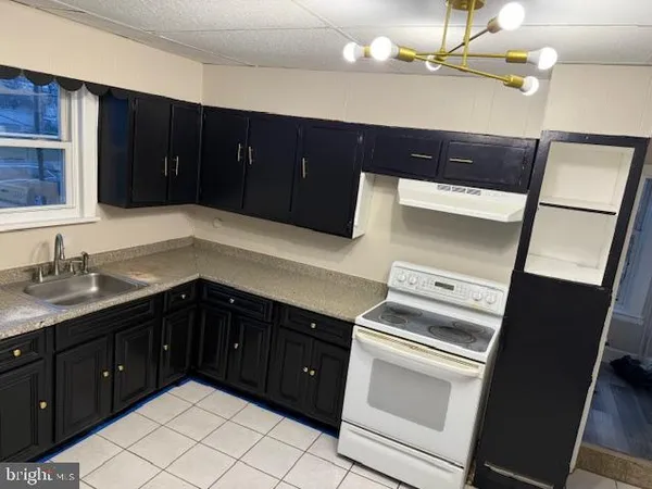 $2,300 | 206 Pennington Avenue, Unit 1, Trenton, NJ 08618