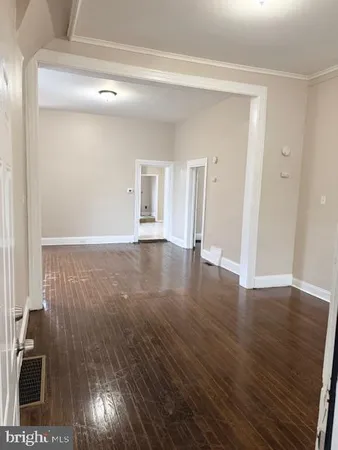 $2,300 | 206 Pennington Avenue, Unit 1, Trenton, NJ 08618