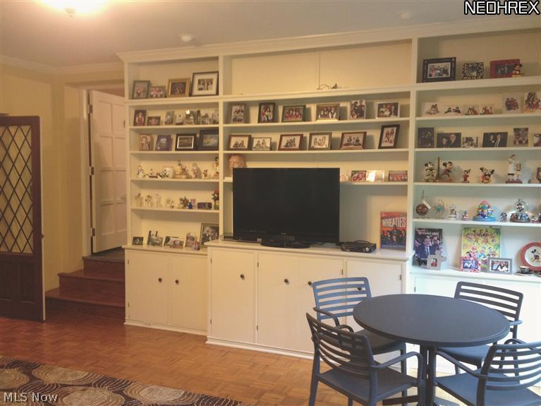 2184 Ridgewood Road Akron, OH 44313 - Photo 10 of 21 Wall of built in perfect for an entertainment center