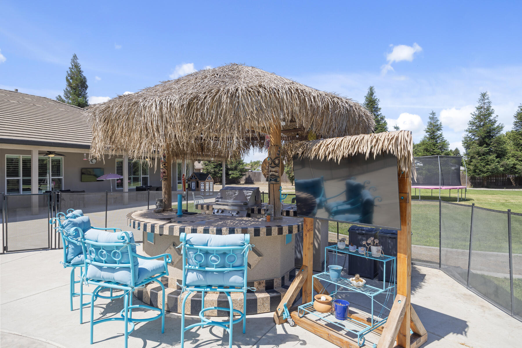2208 West Benton Court Exeter, CA 93221 - Photo 58 of 84 58 - Pool Bar (2)