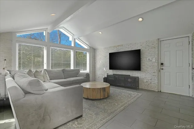 $1,899,000 | 5 Glenwood Lane, Roslyn Heights, NY 11577