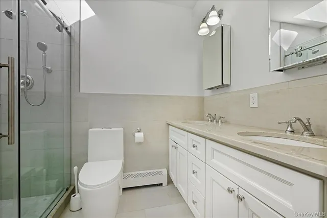 $1,899,000 | 5 Glenwood Lane, Roslyn Heights, NY 11577