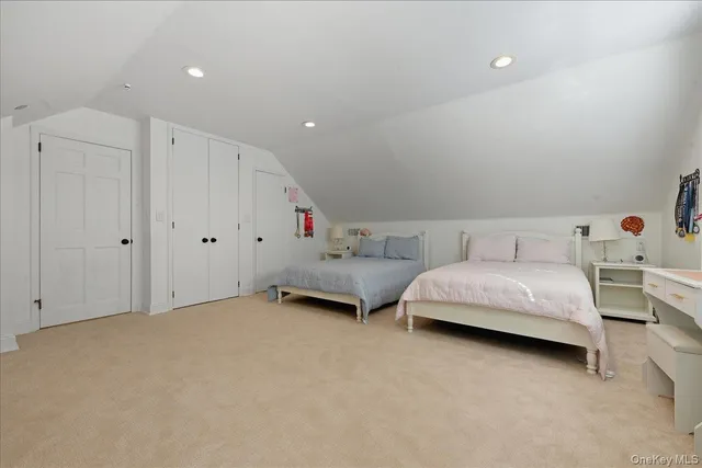 $1,899,000 | 5 Glenwood Lane, Roslyn Heights, NY 11577