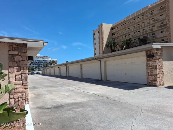 $3,600 | 1860 North Atlantic Avenue, Unit B306, Cocoa Beach, FL 32931