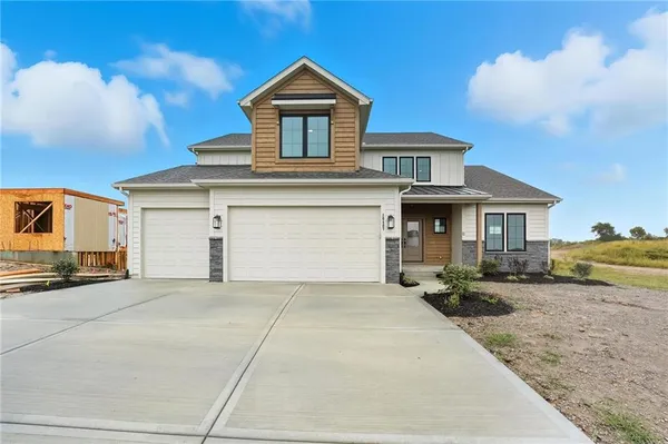 $669,950 | 10407 North Liberty Street, Kansas City, MO 64155