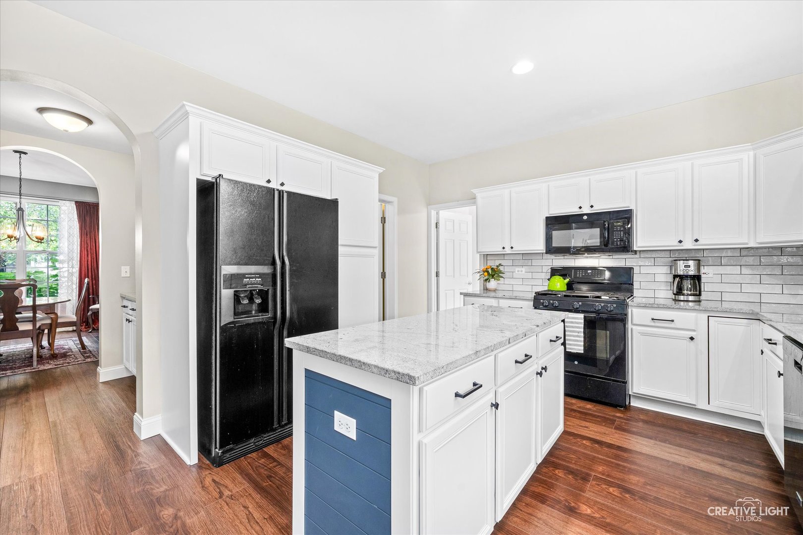 275 Hampton Road Sugar Grove, IL 60554 - Photo 3 of 40 Gallery Image 3