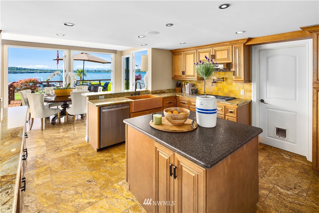 3261 Evergreen Point Road Medina, WA 98039 - Photo 12 of 38