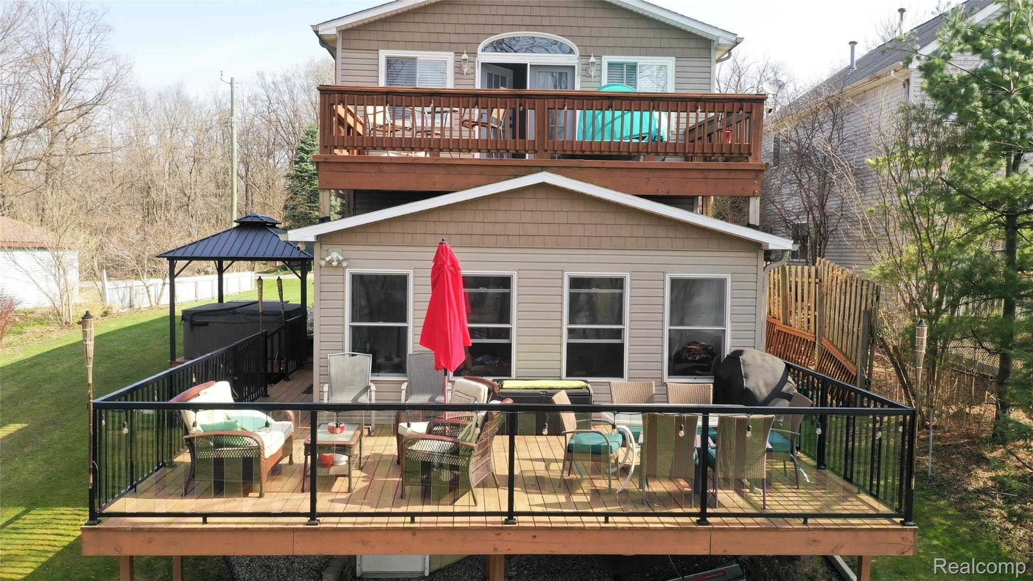 9797 Norman Road Clarkston, MI 48348 - Photo 62 of 82 Great decking