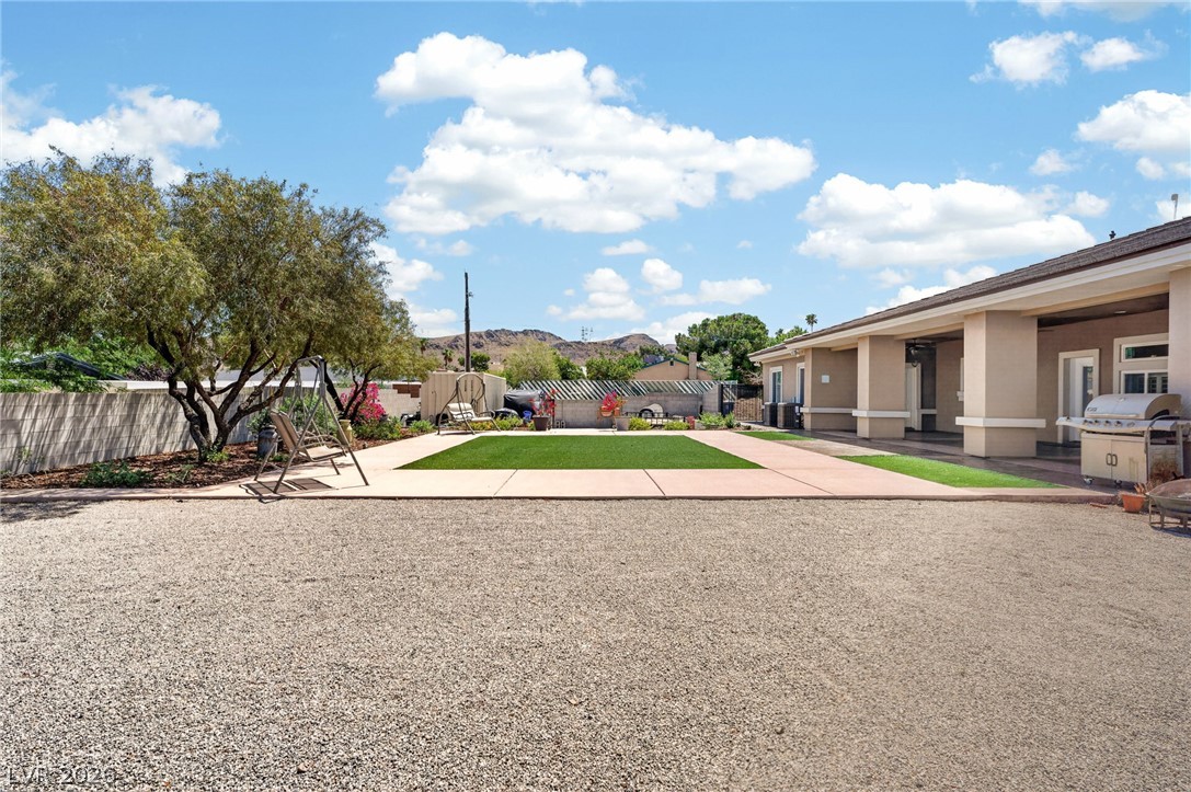 1640 Rocking Horse Drive Henderson, NV 89002 - Photo 54 of 88