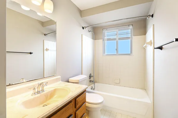 $175,000 | 17245 Martin Road, Roseville, MI 48066