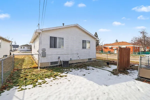 $175,000 | 17245 Martin Road, Roseville, MI 48066