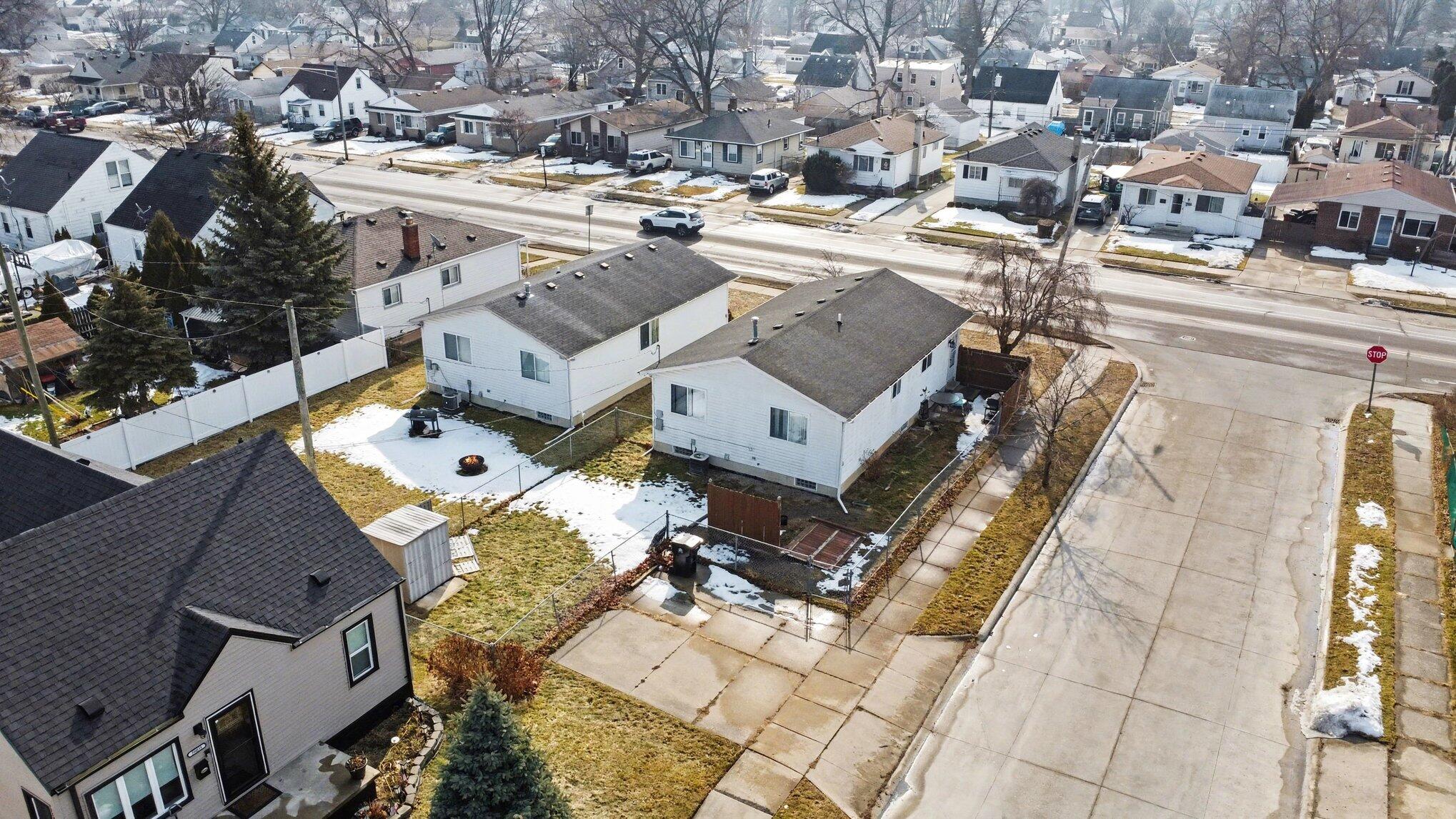 17245 Martin Road Roseville, MI 48066 - Photo 30 of 30 035_file_1071