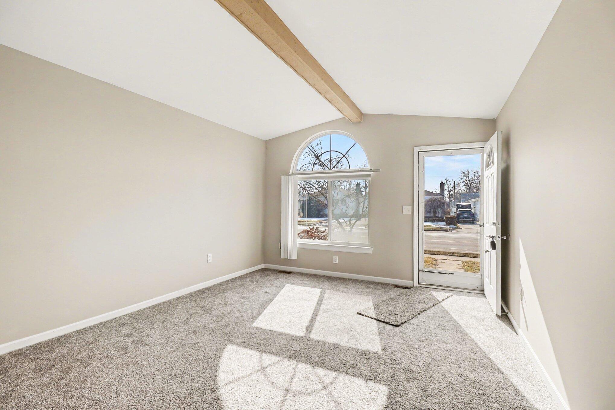 17245 Martin Road Roseville, MI 48066 - Photo 3 of 30 008_file_9367