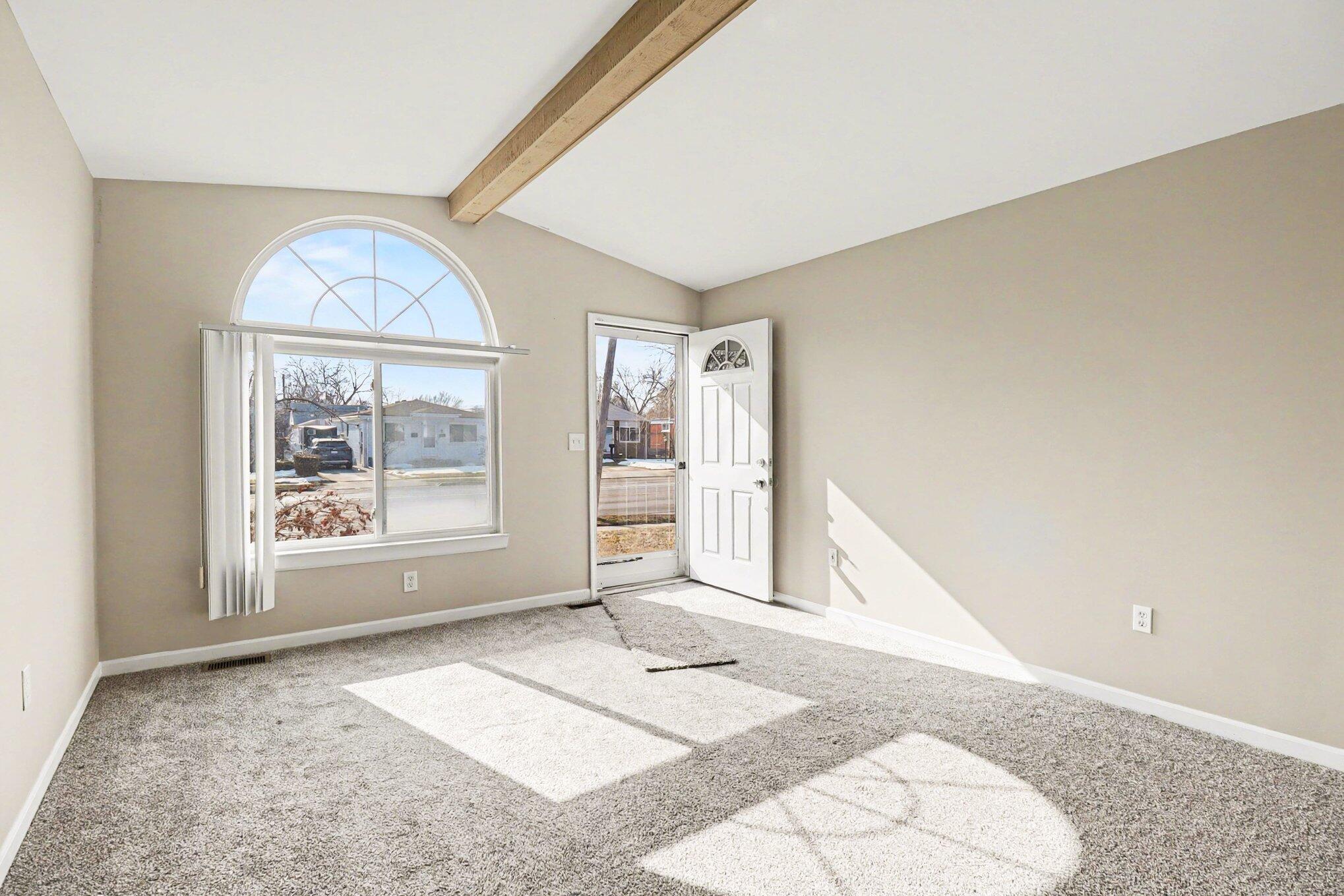 17245 Martin Road Roseville, MI 48066 - Photo 4 of 30 009_file_8310