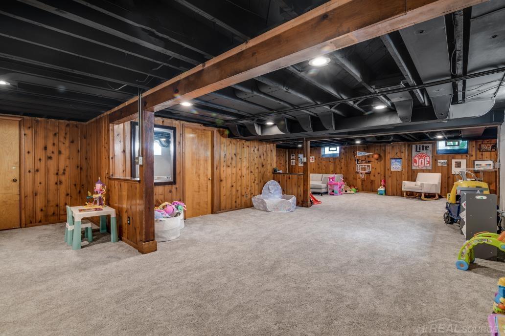 1177 Cadieux Road Grosse Pointe Park, MI 48230 - Photo 22 of 36
