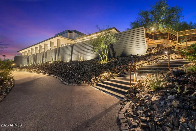 a view of a back yard of the house