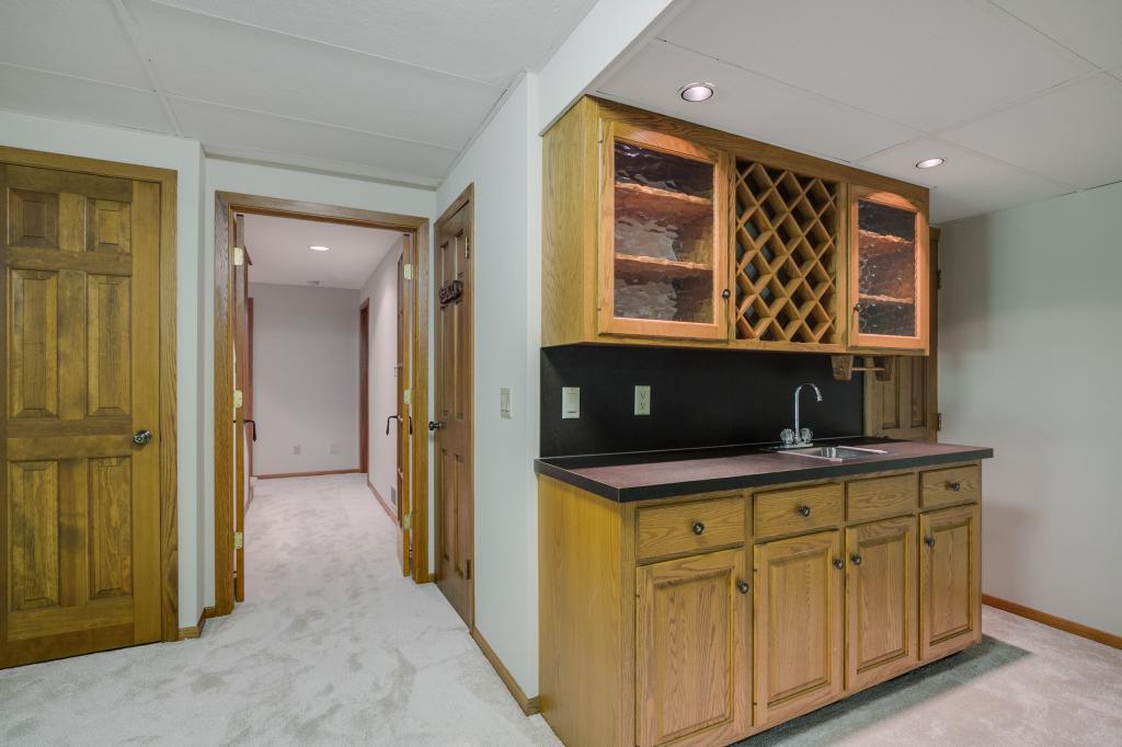 3390 Maplewood Road Wayzata, MN 55391 - Photo 18 of 23 Gallery Image 18