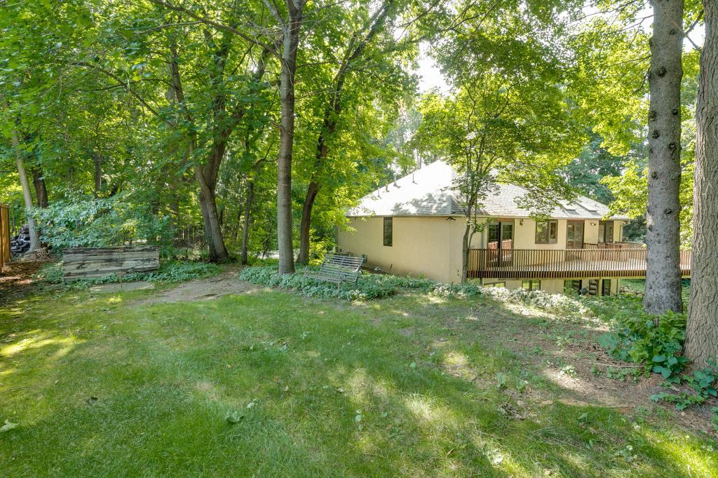 3390 Maplewood Road Wayzata, MN 55391 - Photo 21 of 23 Gallery Image 21